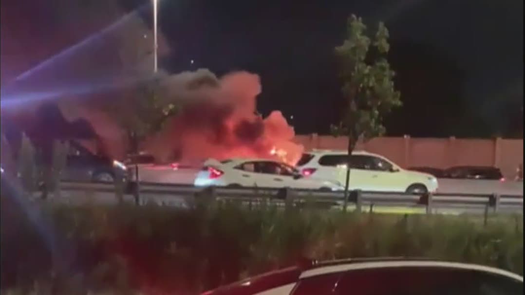 Dos jóvenes mueren tras estrellar Corvette en Staten Island Expressway