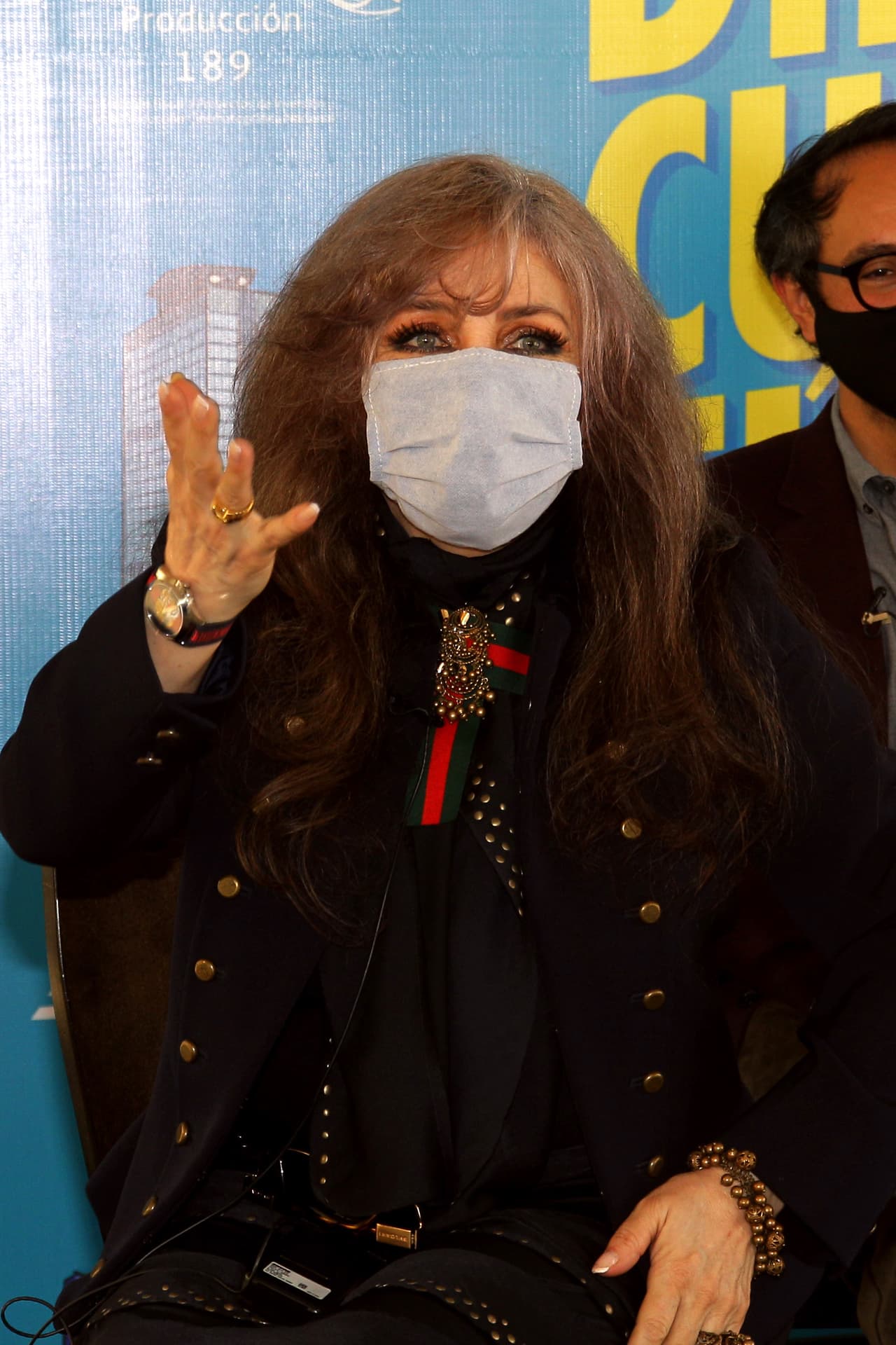 Fue precisamente él quien aseguró que
<b><a href="https://www.univision.com/famosos/veronica-castro-regresa-a-la-pantalla-grande-aunque-esta-retirada-de-la-actuacion-fotos" target="_blank">el regreso a los foros por parte de de la también cantante </a></b>se ha visto obstaculizado por los problemas de salud que ella ha padecido.
<br>