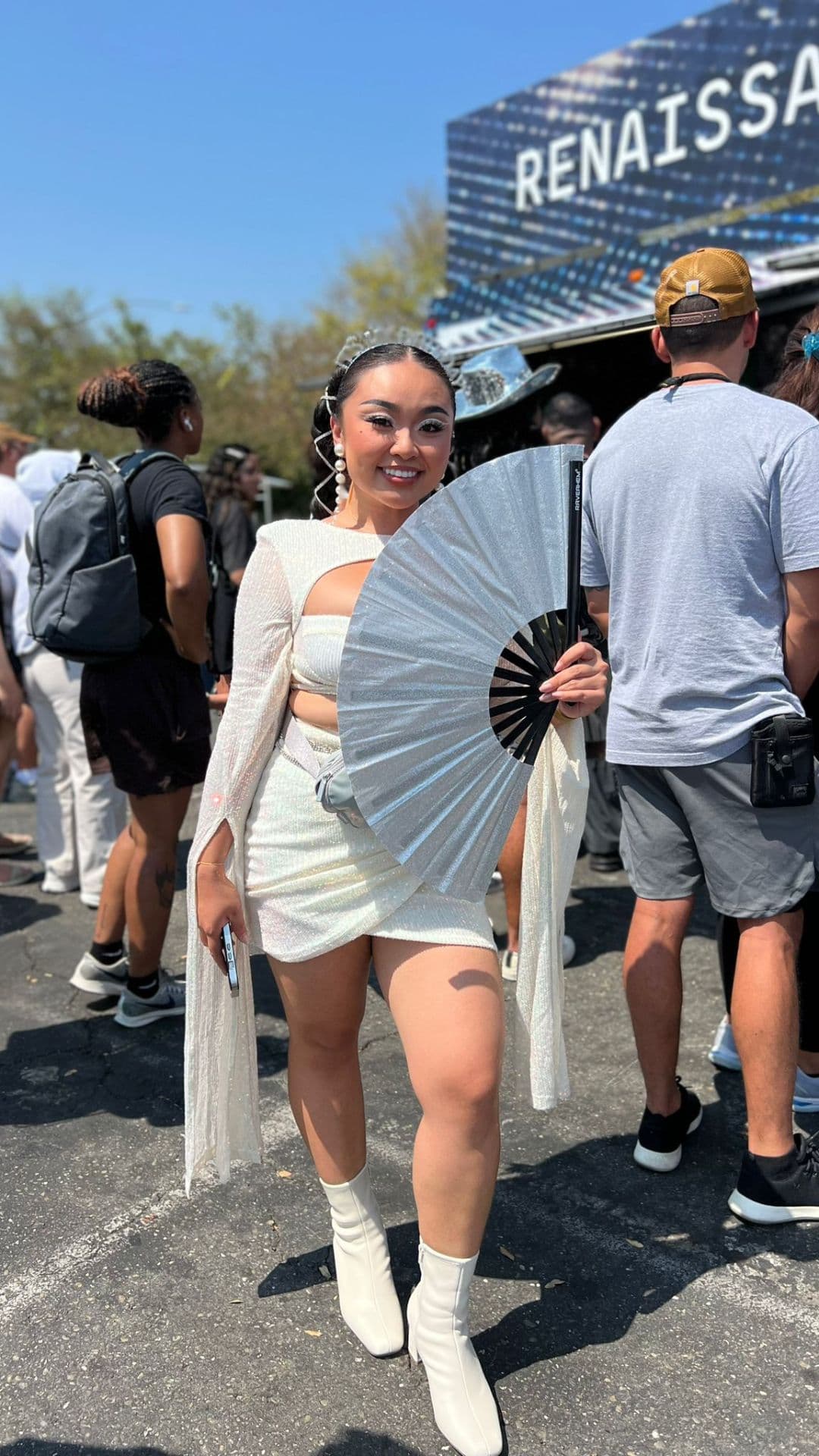 Los fans han llegado de todo el país y algunos incluso han madrugado. 
<i>Noticias Univision 14</i> habló con fans que vienen de varias zonas de la Bahía y de California, pero también de otros países como México.
<br>