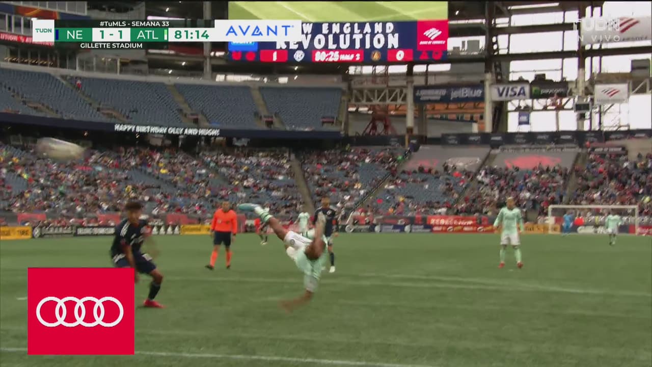 ¡Golazo de 'tijera'! Josef Martínez se elevó y remató como crack para el 1-1