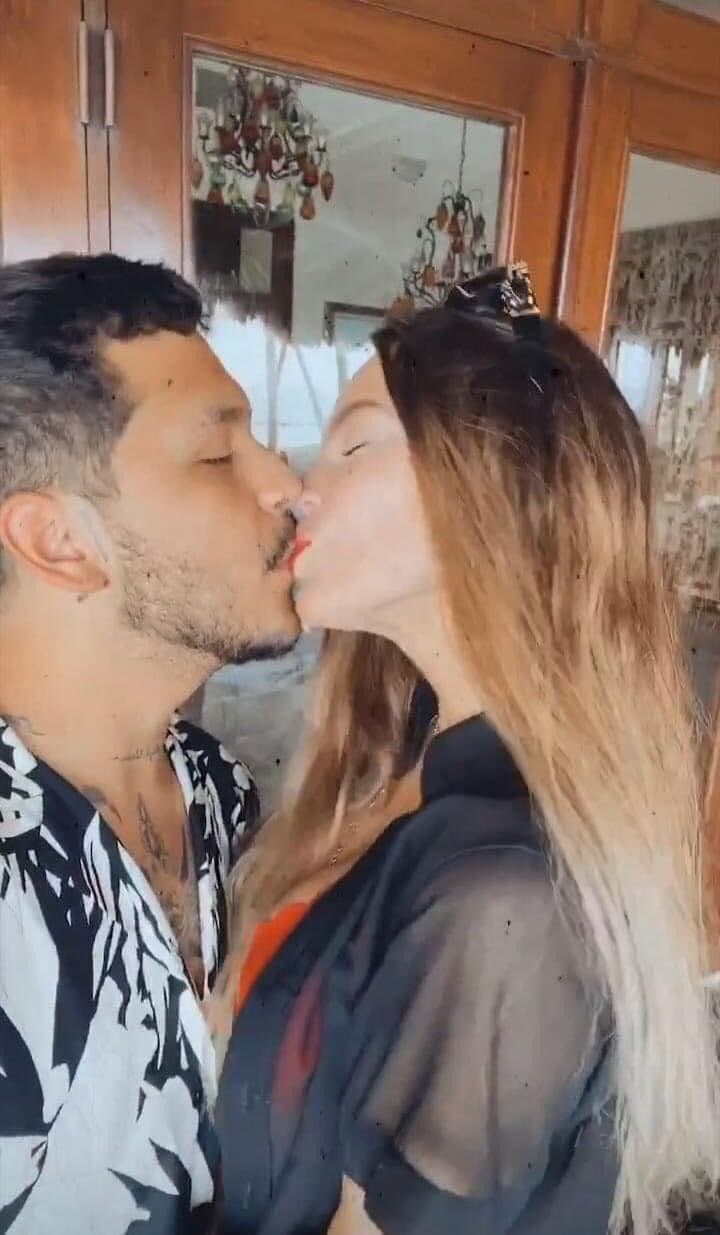 Belinda y Christian Nodal nos han acostumbrado a tiernas fotos en sus redes sociales y mensajes cargados de mucho amor.