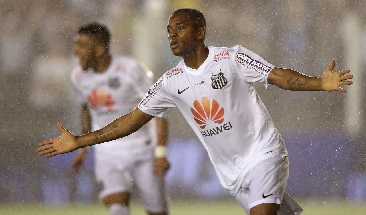 Querétaro cerca de fichar a Robinho tras la salida de Ronaldinho