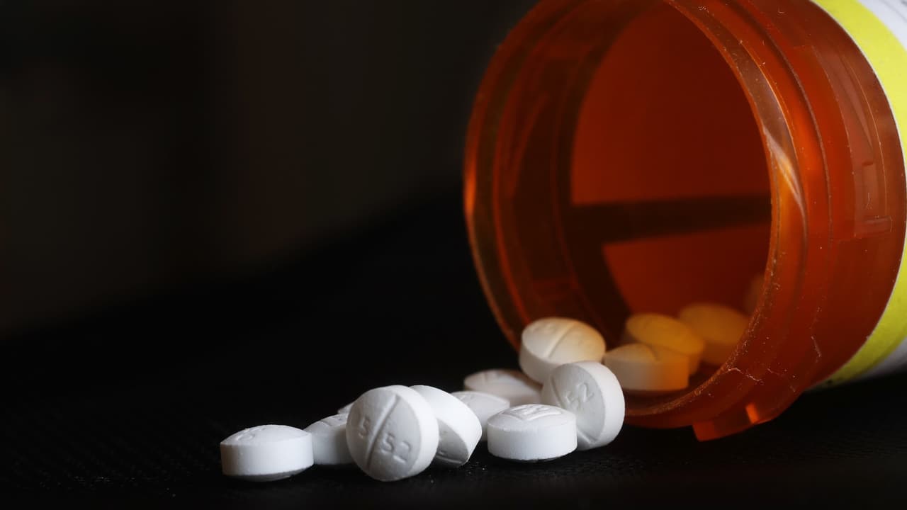 Anuncian millonaria inversión para combatir la crisis de adicción a opioides en Estados Unidos