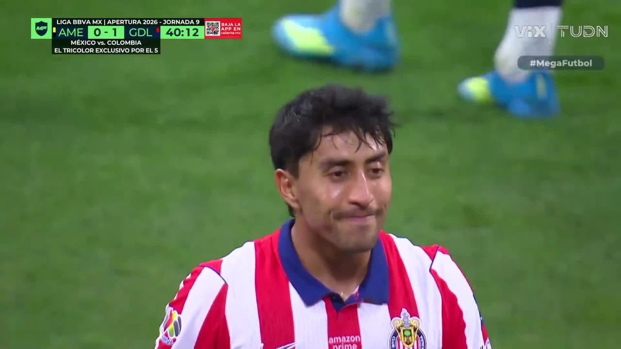 ¡Omar Govea roza el poste! Sacó un fierrazo pero se fue por un costado