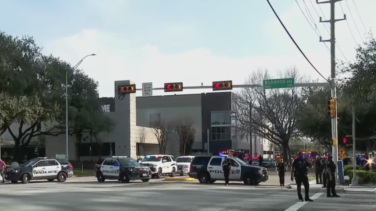 Armada con escopeta y acompañada de un niño: esto se sabe del tiroteo en iglesia Lakewood, en Houston
