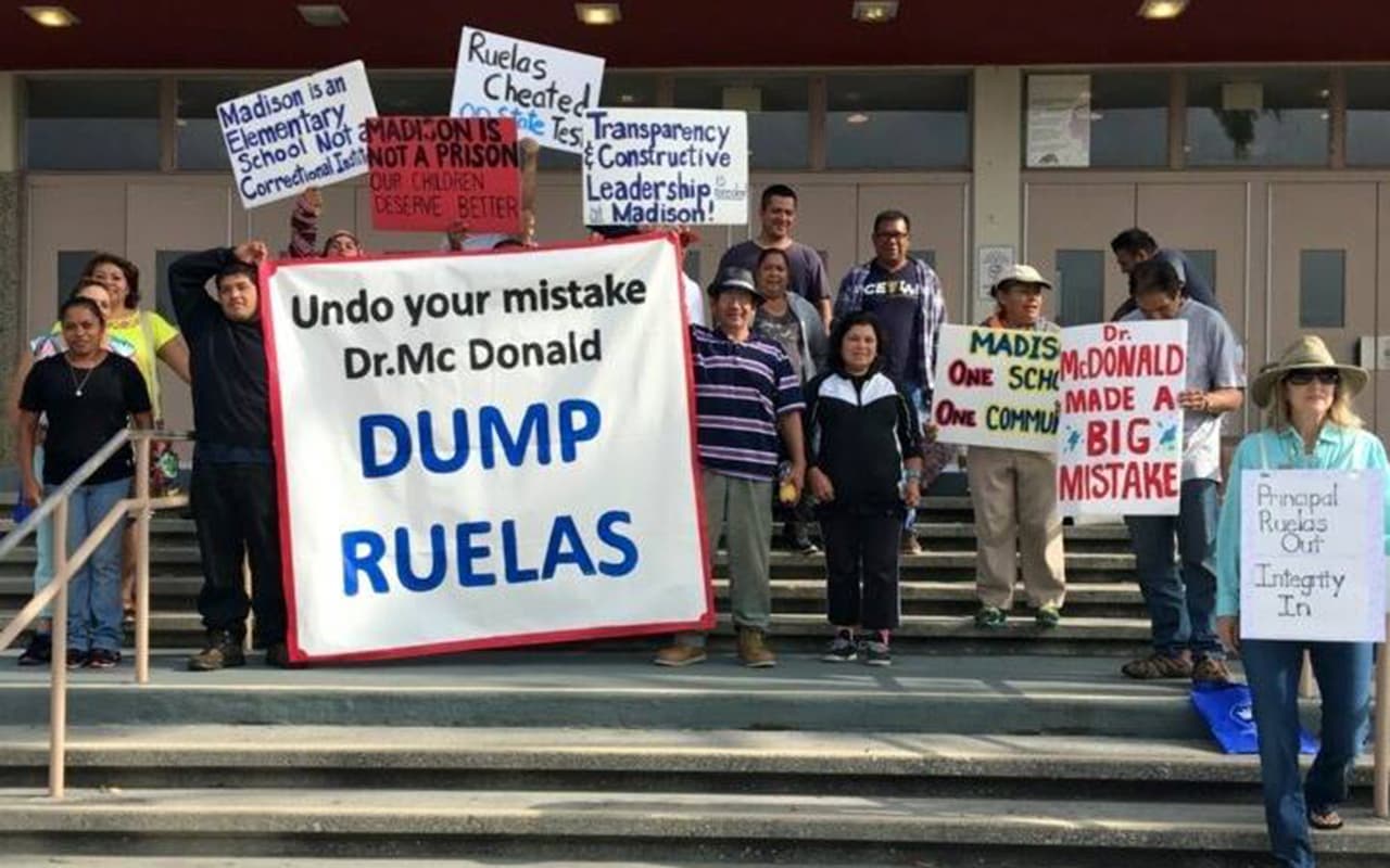 Denuncian que director de una escuela en California amenazó a una madre y a una niñera con reportarlas a ICE