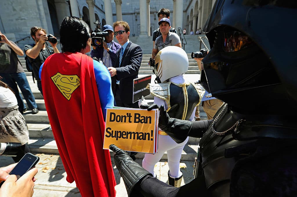 Cuando los superhéroes son un problema real en las calles de Hollywood