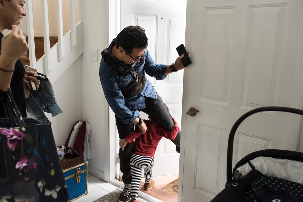 Compartir con su hijo y su esposa, estar con sus padres, ir con su familia a la playa o a comer son de las cosas que más disfruta. Durante los tratamientos anteriores pasó temporadas en cama, sin apetito y deprimido.