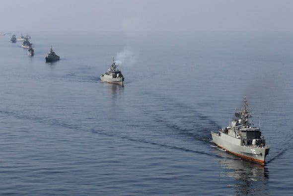 Los países petroleros del Golfo están inquietos por la tensión entre Washington y Teherán tras las amenazas iraníes de cerrar el estrecho de Ormuz, por donde transita el 35% del crudo transportado por mar en el mundo.