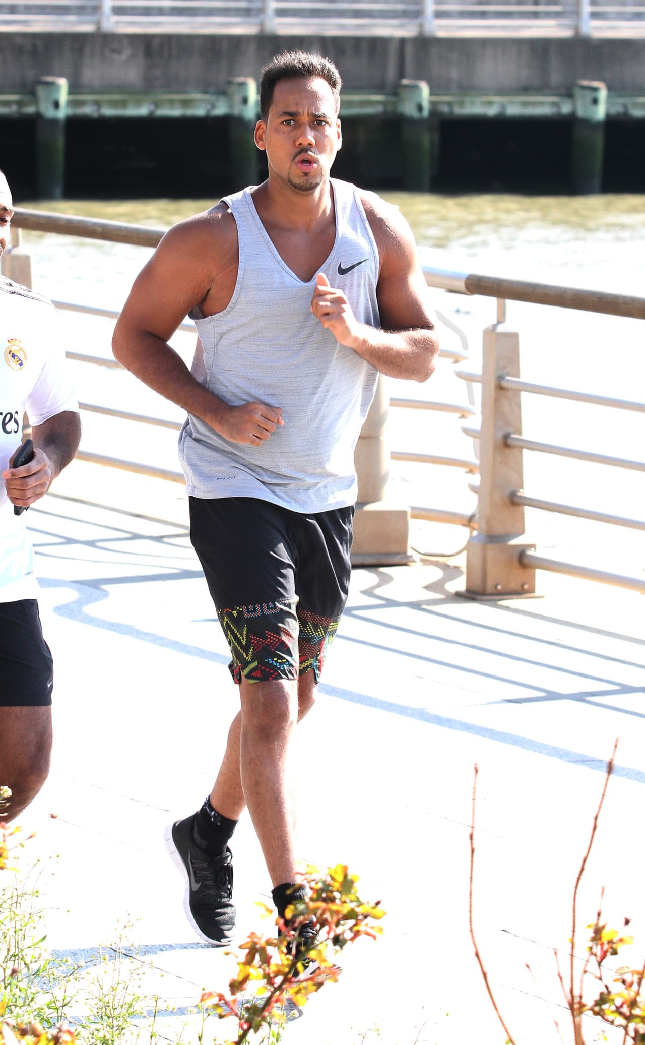 OMG! El cantante sí que se esfuerza en tener un súper cuerpo y nos queda claro que no es cosa fácil.