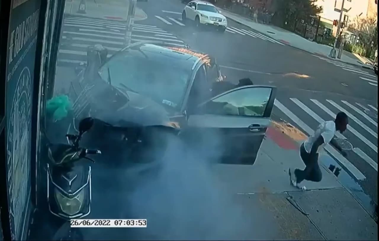 Buscan a sospechosos de accidente mortal en Brooklyn donde falleció mujer de 67 años