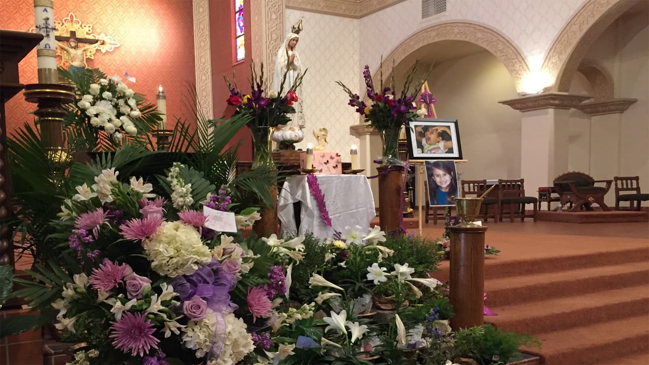 Despedida para la niña Isabel Celis, cuyos restos fueron encontrados cinco años después de haber desaparecido en Arizona