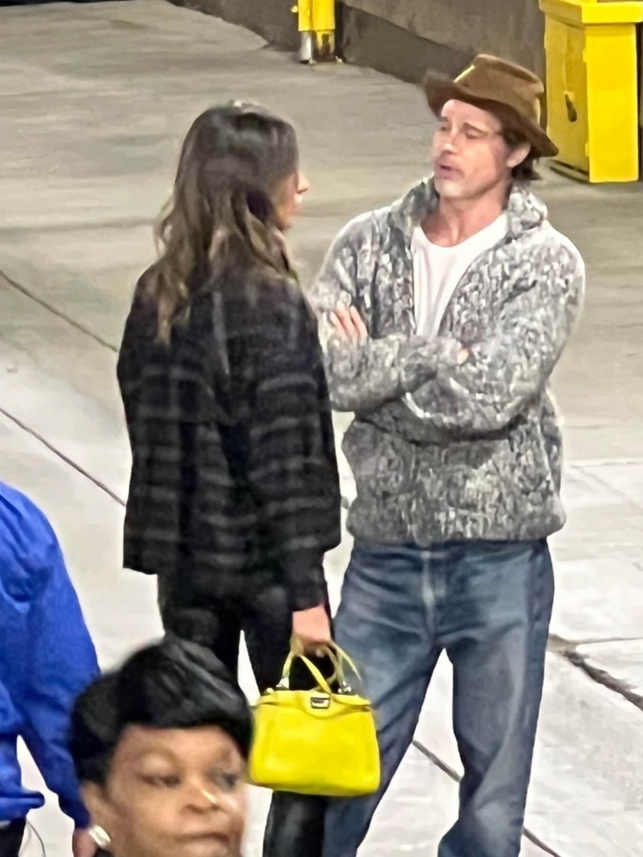 La que fue esposa del protagonista de 'The Vampire Diaries' hasta hace cinco meses, se mostró muy cercana con Brad Pitt al salir del concierto, el ex de Jolie tenía fija su mirada en ella.