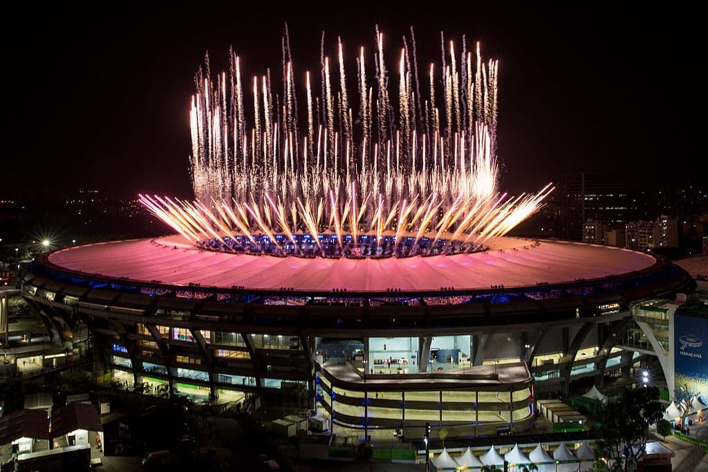 Fuegos artificiales sobre el mítico estadio de Maracaná.
