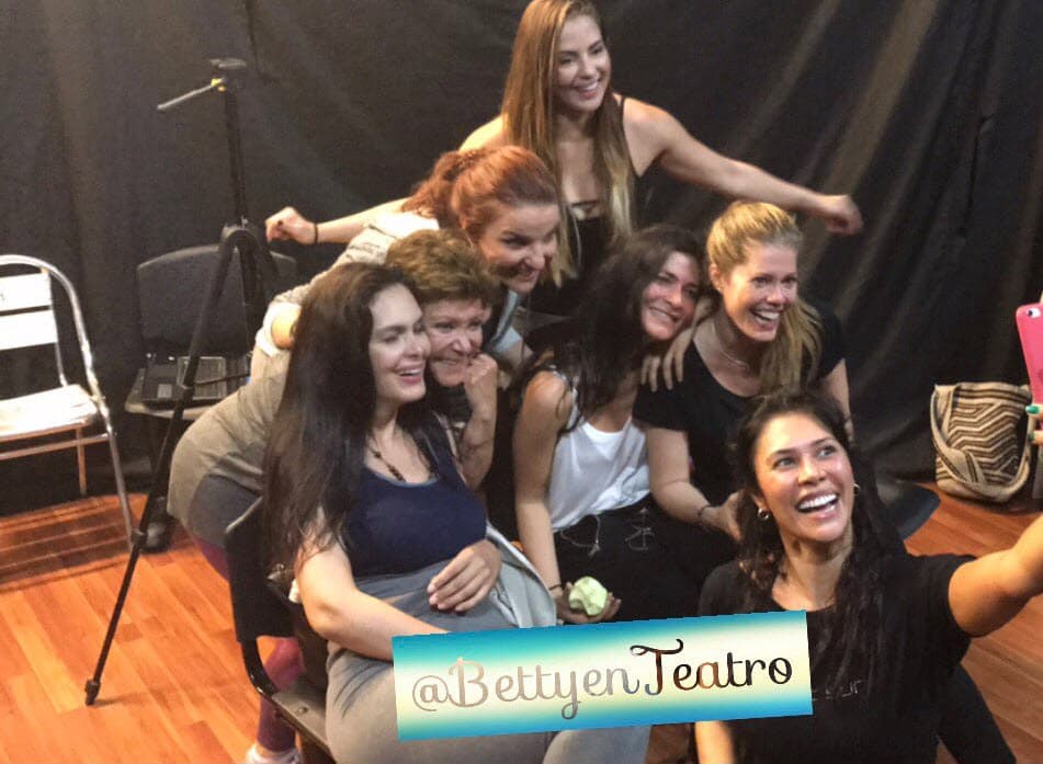 Se nota que todos se llevan muy bien y que existe un gran cariño.