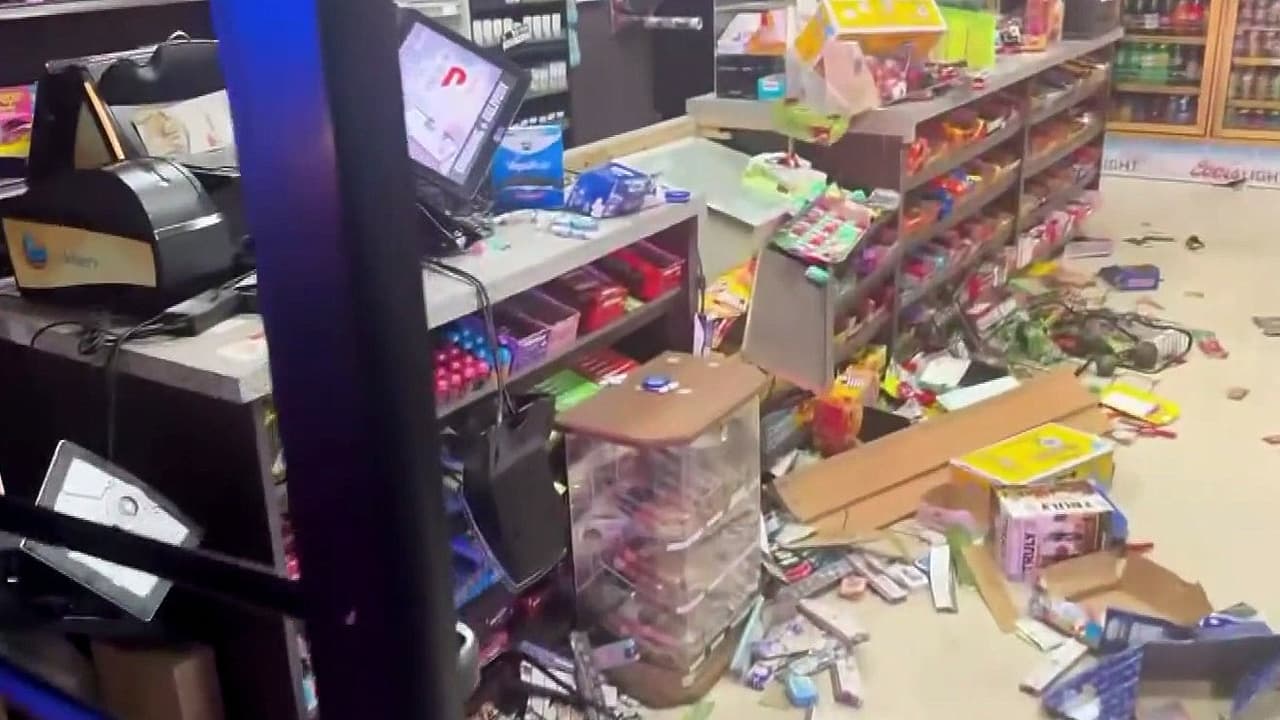 Grupo de hasta 40 personas saquea tienda en California y provoca daños por 30.000 dólares