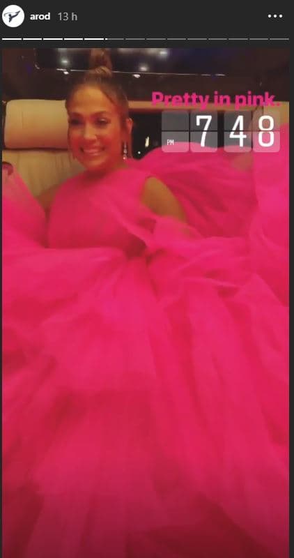 O esta otra, donde simplemente agregó: “Hermosa en rosa”.
<br>