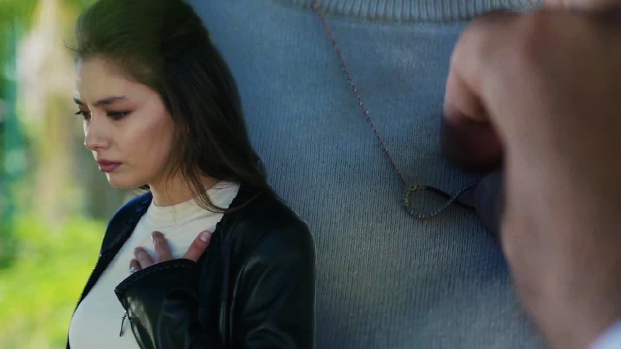Celosa por ver a Kemal con 
<b>Asu</b>, Nihan le reclamó a su amor, pero él le dejó en claro que estaba cansado y que no lucharía más por ella. Así, le quitó el collar con el dije del infinito, el símbolo de su historia de amor.