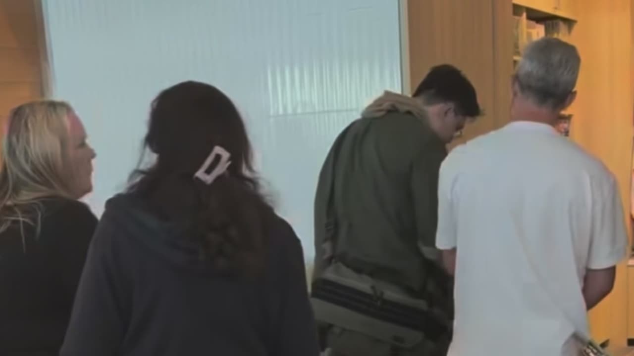 Detención de mujer ucraniana en el Aeropuerto de San Francisco genera alarma y críticas de líderes locales