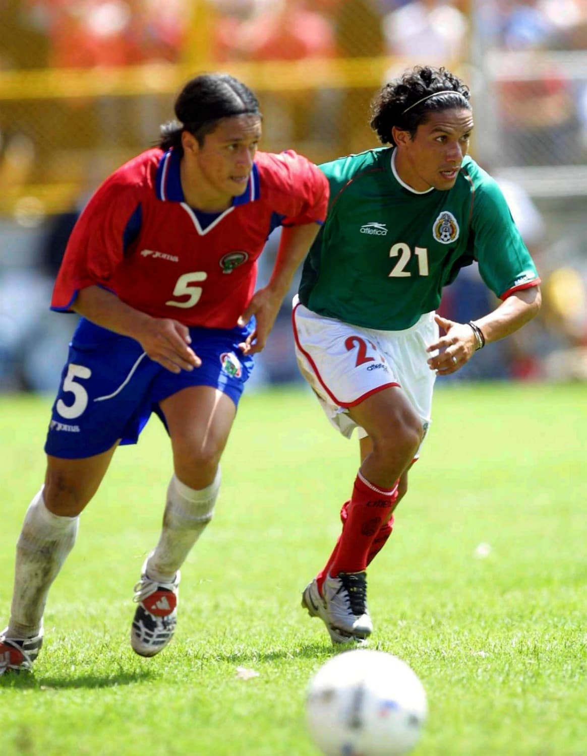 Gilberto Martínez (Defensa) - Salió del Saprissa tras el Mundial del 2002 al fútbol italiano. Jugó en Brescia, Roma, Sampdoria, Lecce y actualmente está en el Rimini, con 37 años.