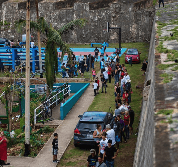 "Podemos pelear entre nosotros, pero cuando un ajeno viene, nos unimos y no dejamos que nos tiren al suelo. La tierra boricua seguirá inventando su realidad y resolviendo con el 'bendito'".