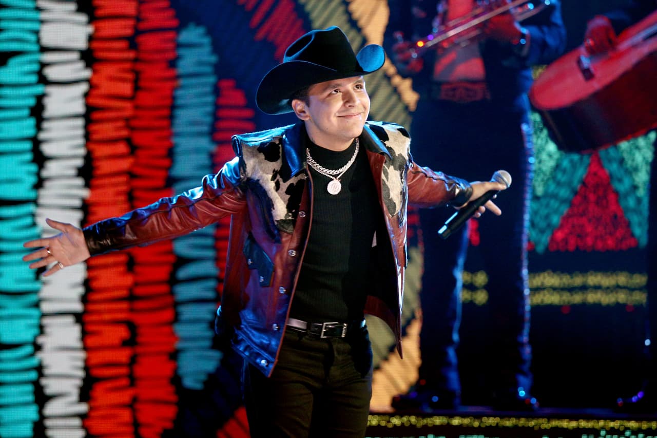 <b>Christian Nodal </b>
<br>Nominaciones 2:
<br>Regional Mexicano - Artista Del Año 
<br>Artista Premio Lo Nuestro Del Año