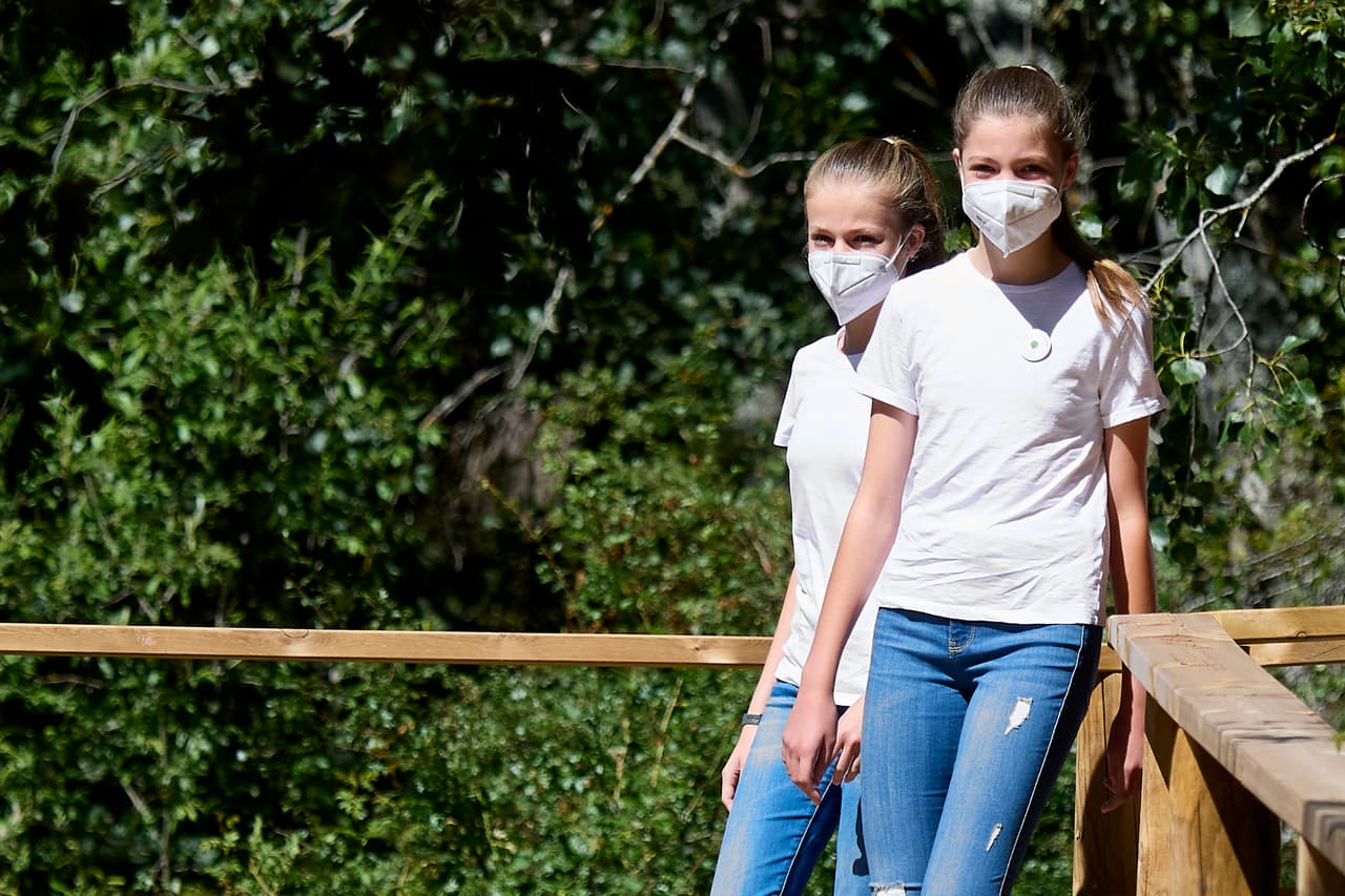 De esta manera, las jóvenes se dejaron ver por primera vez juntas sin sus padres.
<br>