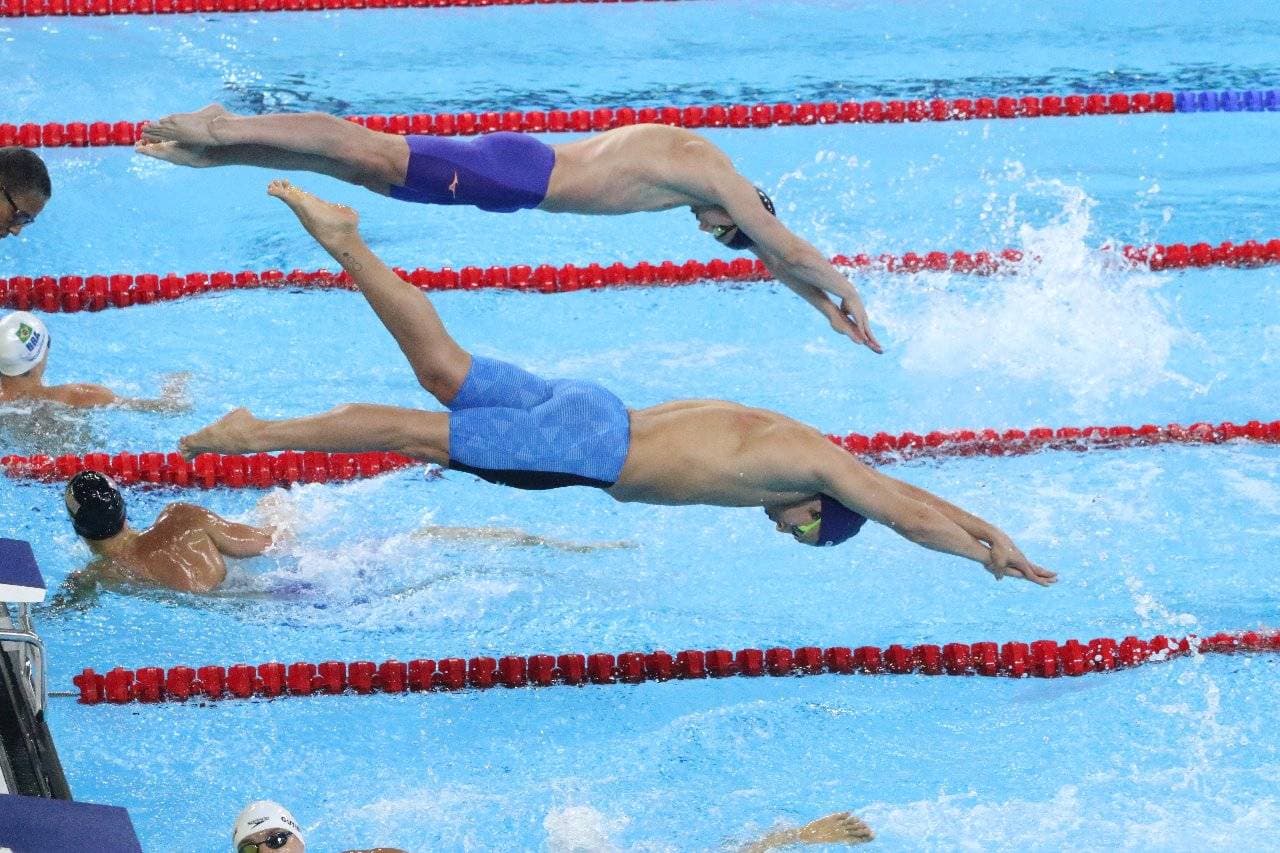 México alcanza bronce en natación por relevos. Estados Unidos se lleva la plata