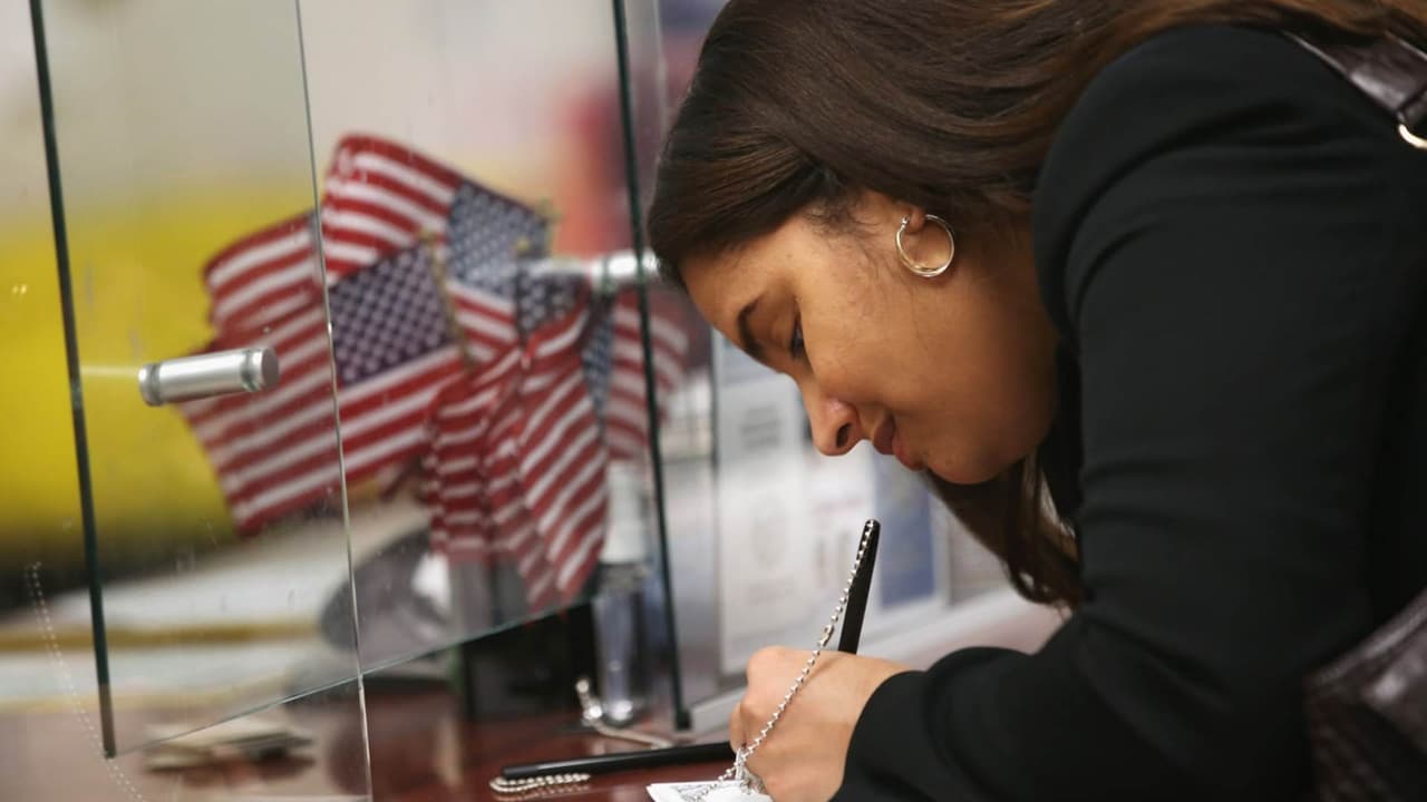 DHS aplica nueva regla sobre carga pública y envía mensaje sobre los casos de asilo afirmativo