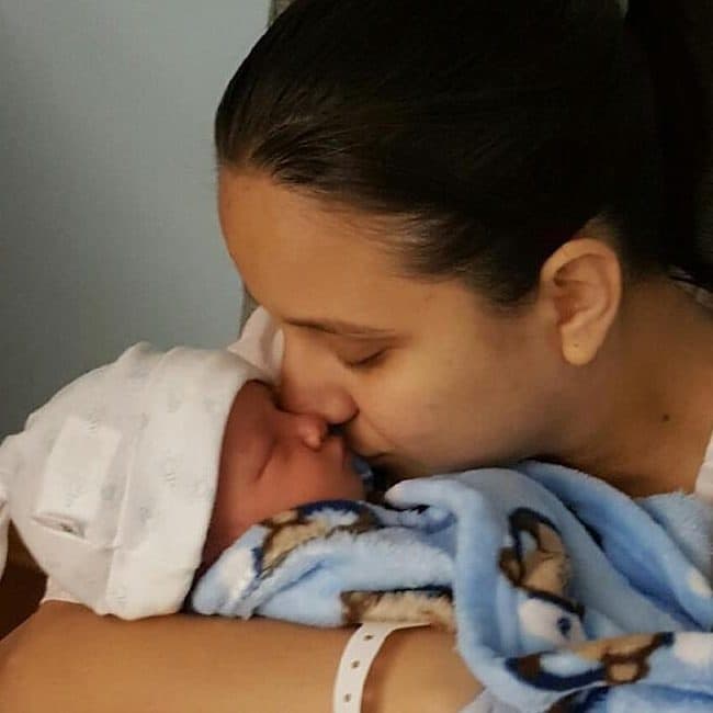 Llevaron a Sebastián al pediatra, quien le recomendó internarlo en un hospital debido a que el bebé presentaba fiebre y dificultades para respirar.