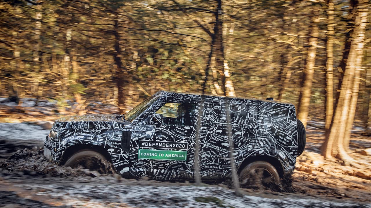 Land Rover Defender 2020.