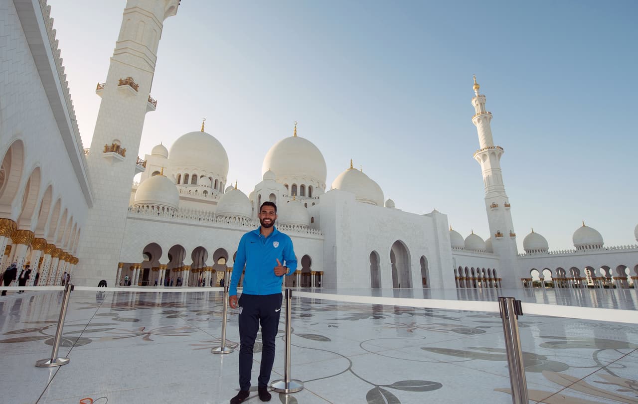 Los jugadores de Pachuca aprovecharon su presencia en Emiratos Árabes Unidos, donde se encuentran por el Mundial de Clubes, para visitar la Gran Mezquita de Abu Dhabi, previo a su partido del sábado contra Wydad Casablanca.