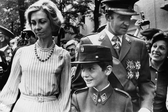 Tercer hijo y único varón.