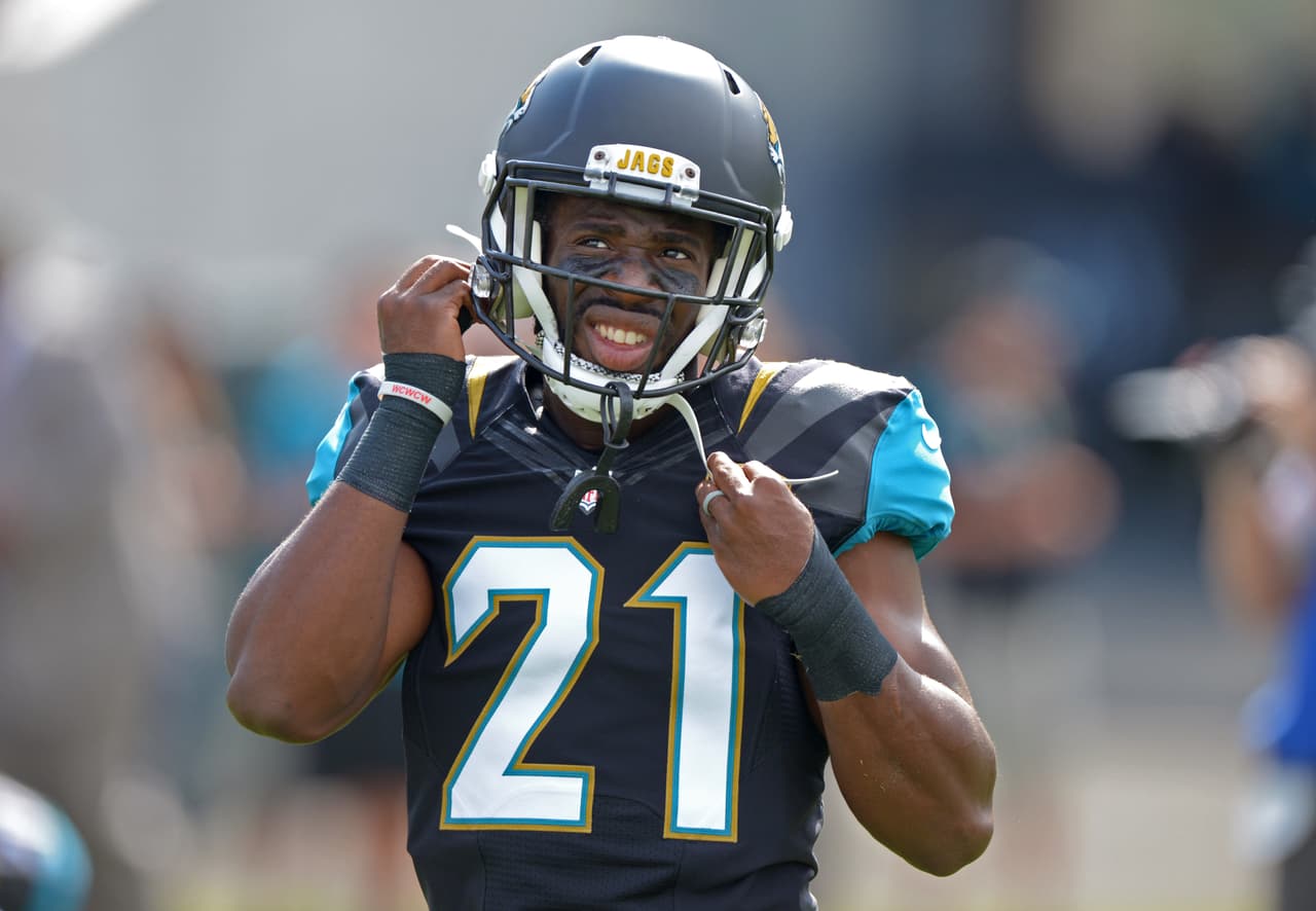 <b>35 CB - PRINCE AMUKAMARA: </b>
<i>FIRMADO POR </i>
<b>CHICAGO BEARS</b>
<br>Amukamara extrañamente no inspiró mucho interés en la agencia libre el año pasado, y luego proporcionó su usual juego de cornerback inicial por encima del promedio. Los individuos así suelen ser pagados.