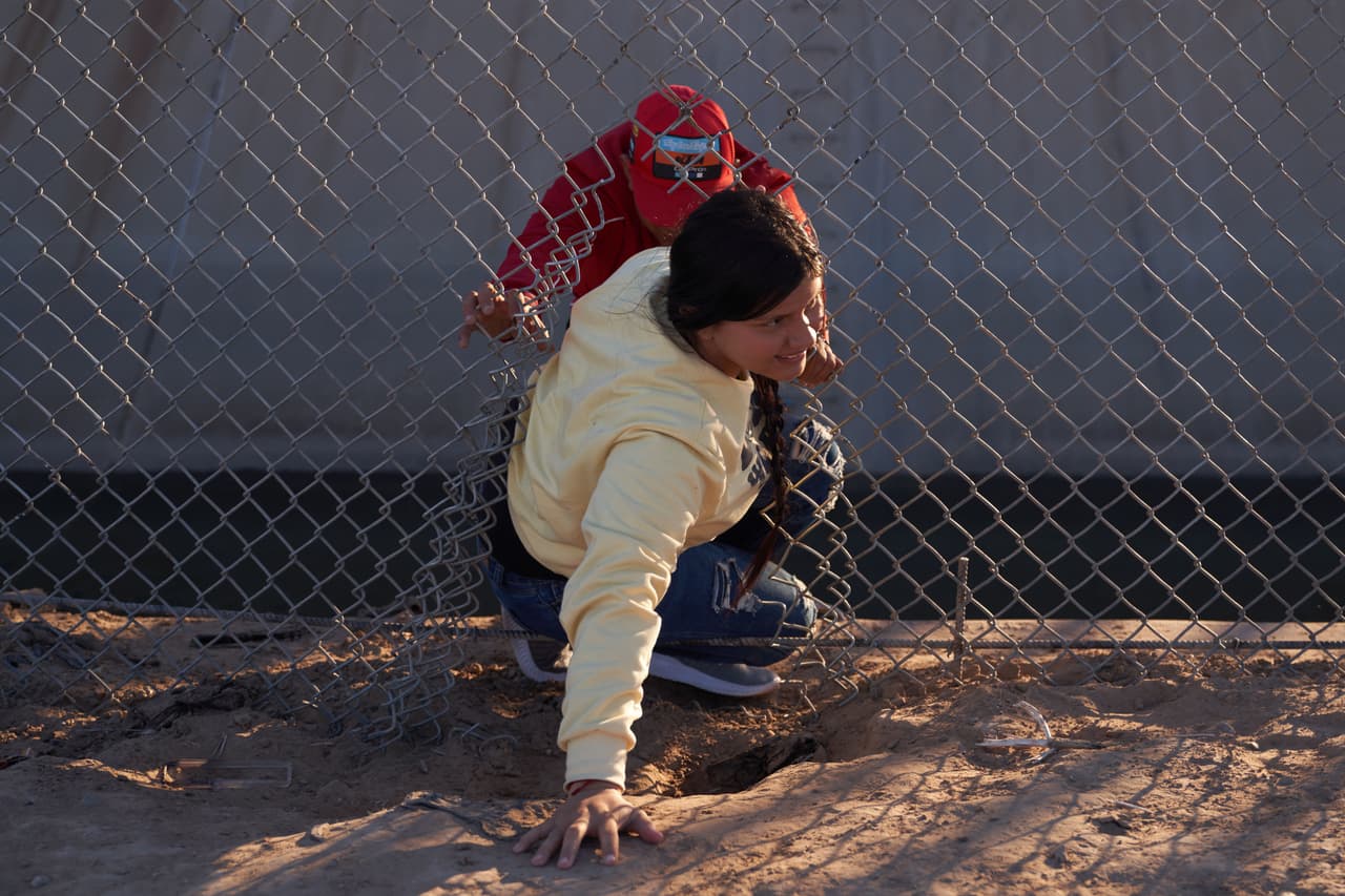 Número de cruces ilegales exitosos enciende la alarma dentro y fuera del gobierno de Biden