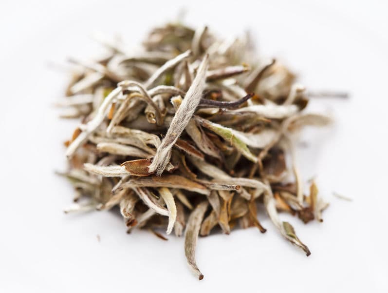 <b>Té blanco. </b>Al igual que el té verde, el blanco posee catequinas, lo que lo convierte en un gran aliado en cuanto a la pérdida de peso.