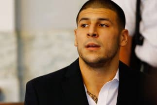 Los problemas legales de Aaron Hernández apenas comienzan.