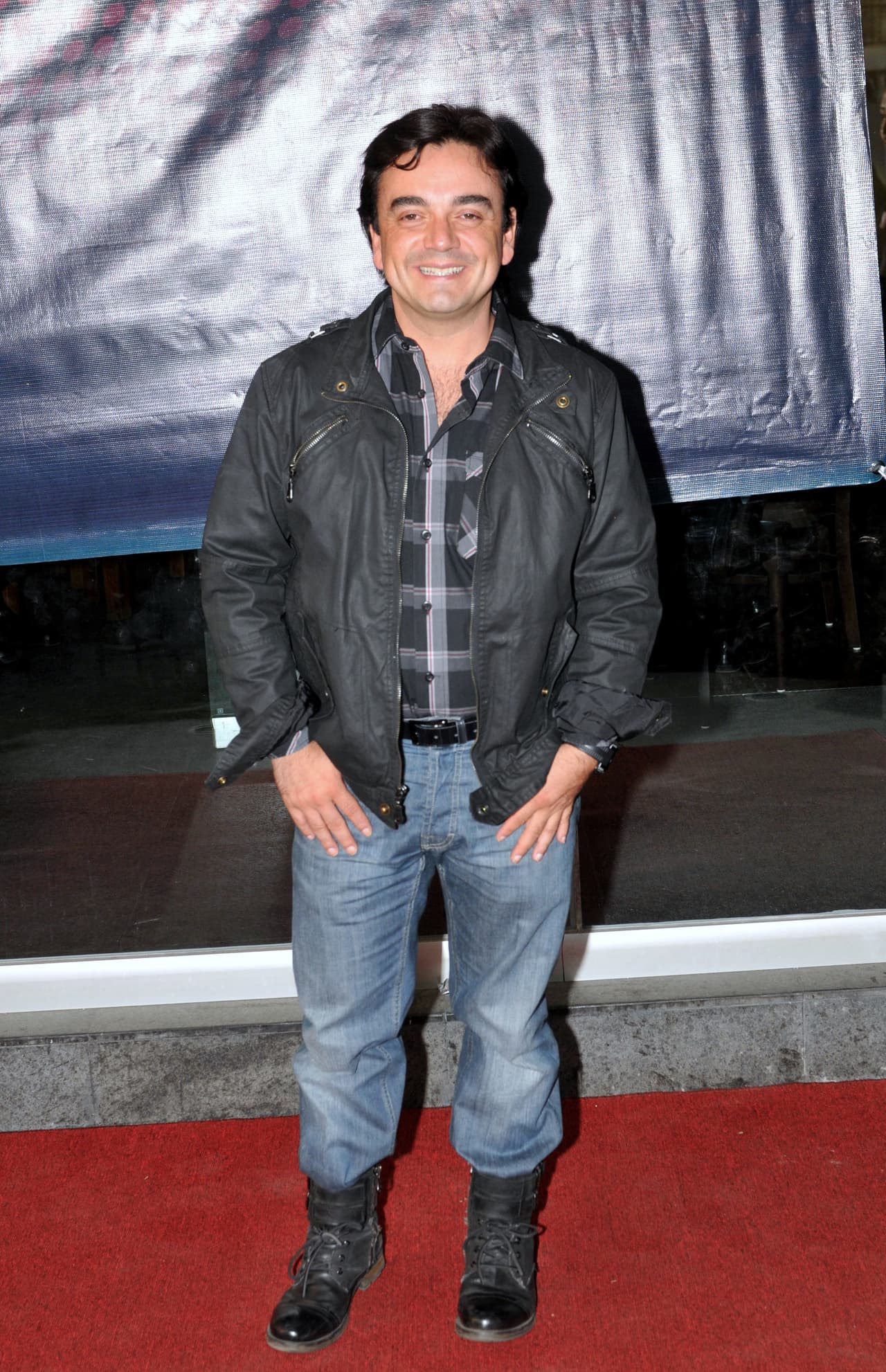 “Afortunadamente ya me sacaron a la casa, tengo que estar en reposo 10 días, pero sí fue un gran susto”, agregó.