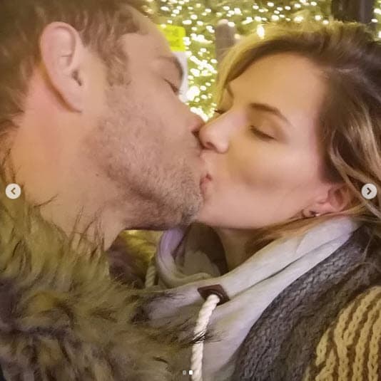 Llegaron al altar después de dos años de romance.