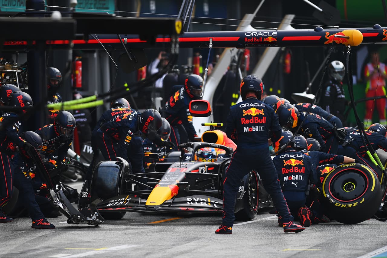 Max Verstappen conquistó el GP de los Países Bajos, por delante de George Rusell y Charles Leclerc; Lewis Hamilton fue cuarto y Checo Pérez quinto.