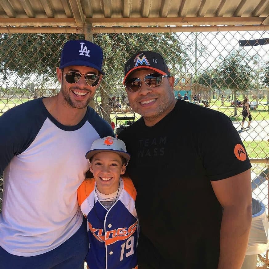 Deportistas profesionales de los 'Marlins' han visitado a los pequeños para convivir y darles algunos consejos.