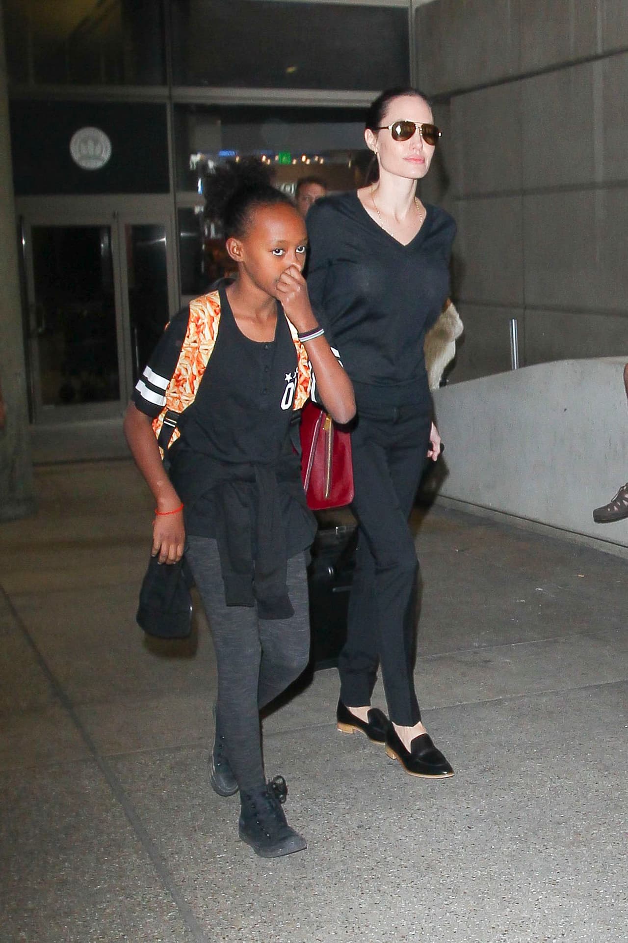 Como de costumbre, la diva vestía toda de negro.