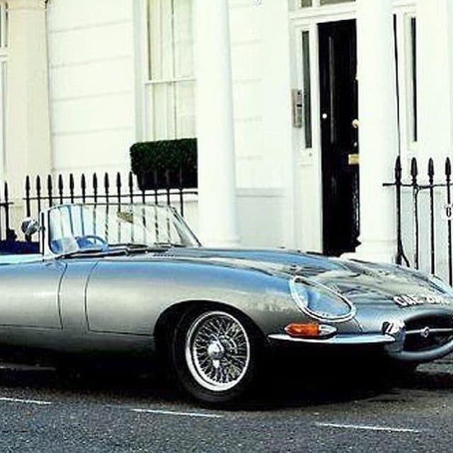 Antes de mencionar sentirse orgulloso de su hija, Scott publicó la foto de un automóvil escribiendo “Necesito esto de inmediato”.