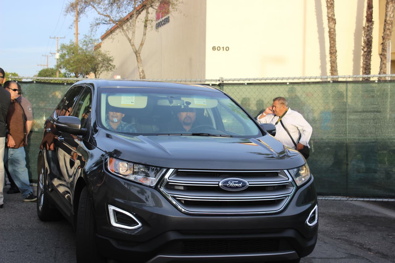 Solo algunos carros pudieron acceder al recinto, en ellos llegaron algunos de los familiares de
<b>Chiquis</b>.