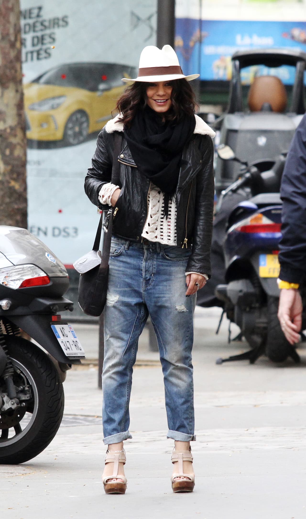 Así lo usa Vanessa Hudgens en su 'street style' de otoño.