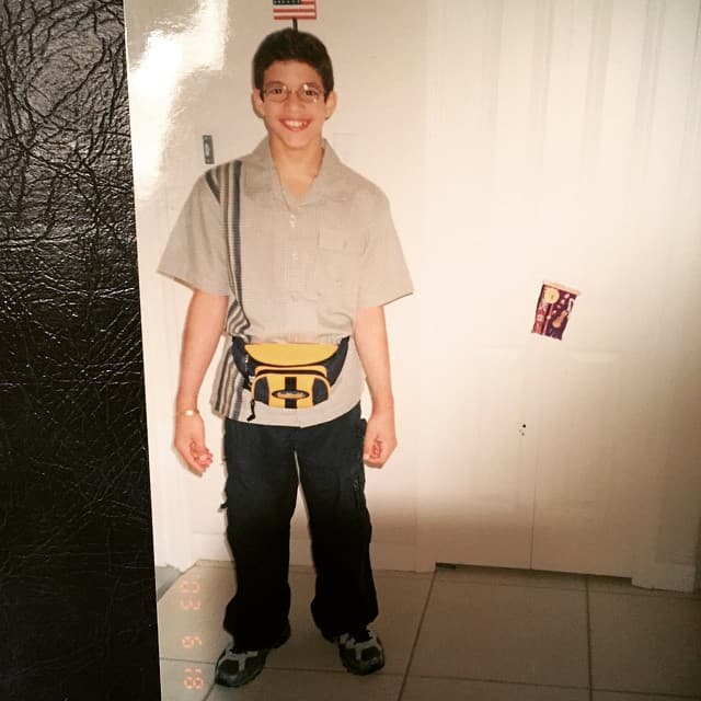 Además tenía un estilo muy peculiar para vestir cuando era adolescente.