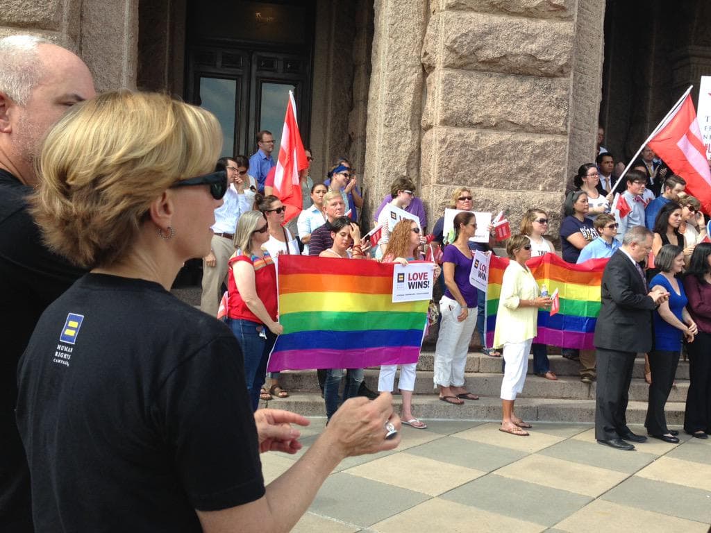 Gays deben ser protegidos contra discriminación en Texas