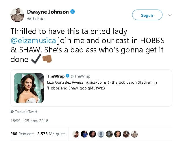 La buena relación entre 'La Roca' y Eiza se dio desde que ella se incorporó a la película. De hecho, fue el propio actor el que le dio la bienvenida a través de 
<b><a href="https://twitter.com/TheRock/status/1068318624409112576?ref_src=twsrc%5Etfw%7Ctwcamp%5Etweetembed%7Ctwterm%5E1068318624409112576%7Ctwgr%5E393039363b74776565745f6d65646961&ref_url=https%3A%2F%2Flaopinion.com%2F2018%2F11%2F30%2Fthe-rock-le-da-la-bienvenida-a-eiza-gonzalez-al-mundo-de-the-fast-and-the-furious%2F" target="_blank">un intercambio de mensajes en Twitter</a></b> donde escribió: "Emocionado de tener a esta talentosa dama uniéndose a mi y nuestro elenco en ‘Hobbs & Shaw’. Ella es una dura que lo logrará”.