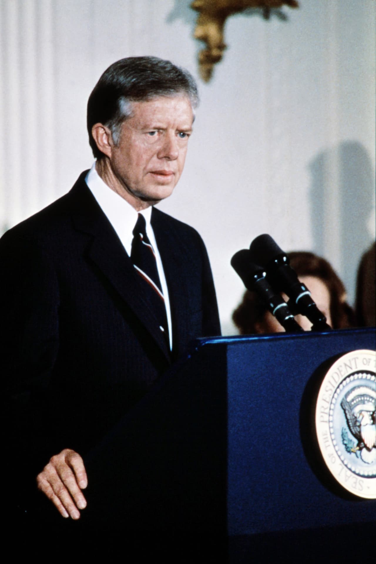 <b>1979, 'Una sola China'. </b>El presidente Jimmy Carter firma el 1979 la ley que reconoce "una China" por la cual Estados Unidos solo mantiene relaciones diplomáticas con Pekín. A pesar de esto, EEUU siguió manteniendo relaciones informales con Taiwán que hasta hoy sigue siendo un importante socio comercial.