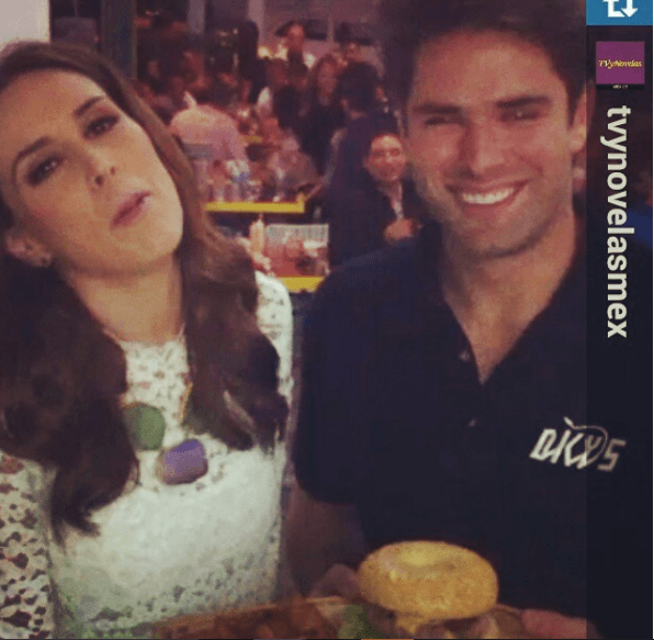 Él es Jesús Bracamontes Jr. el hermano menor de la actriz y conductora Jacqueline Bracamontes.